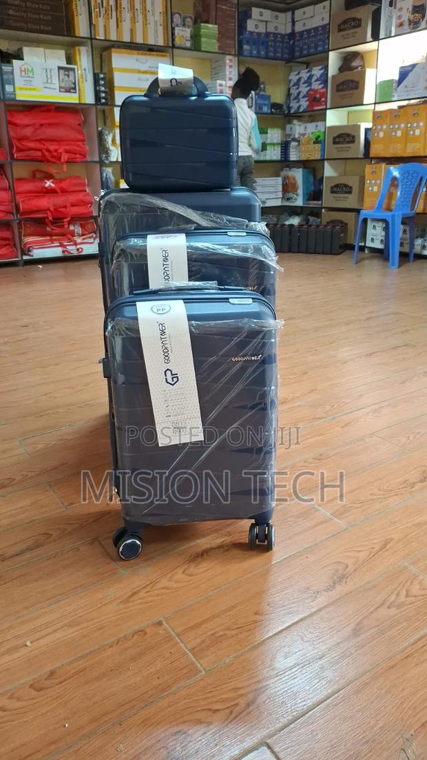 *4 in 1 Luxurious Unbreakable Suitcase*  - thumbnail 2
