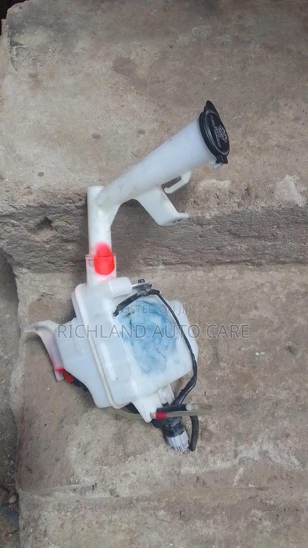 Toyota Passo M700 Washer Bottle - thumbnail 2