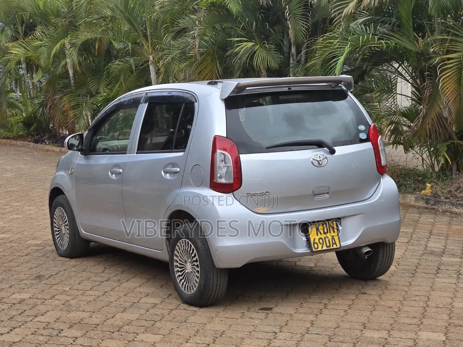 Toyota Passo 2016 Silver