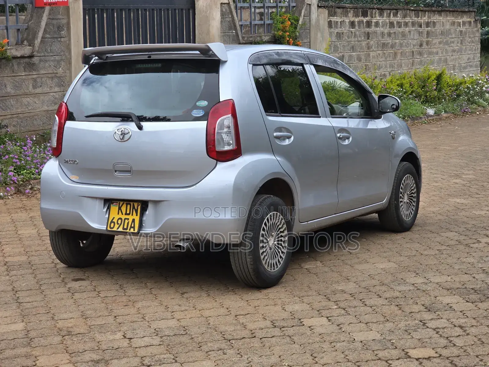 Toyota Passo 2016 Silver