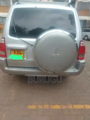 Mitsubishi Pajero 2003 Silver