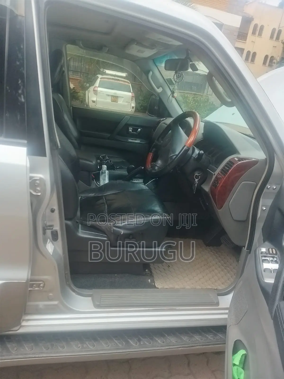Mitsubishi Pajero 2003 Silver