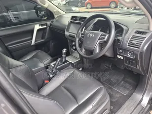 Toyota Land Cruiser 2017 Gray