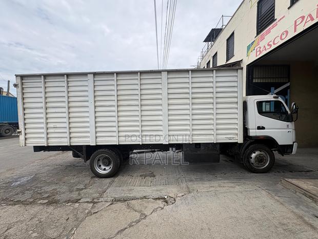 Mitsubishi Fuso Fiv1 - thumbnail 4