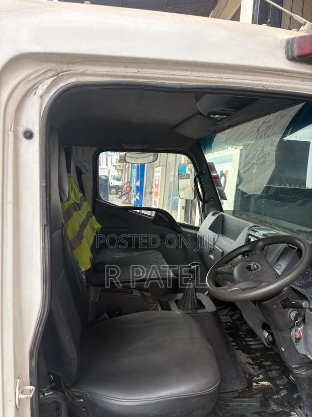 Mitsubishi Fuso Fiv1 - thumbnail 7