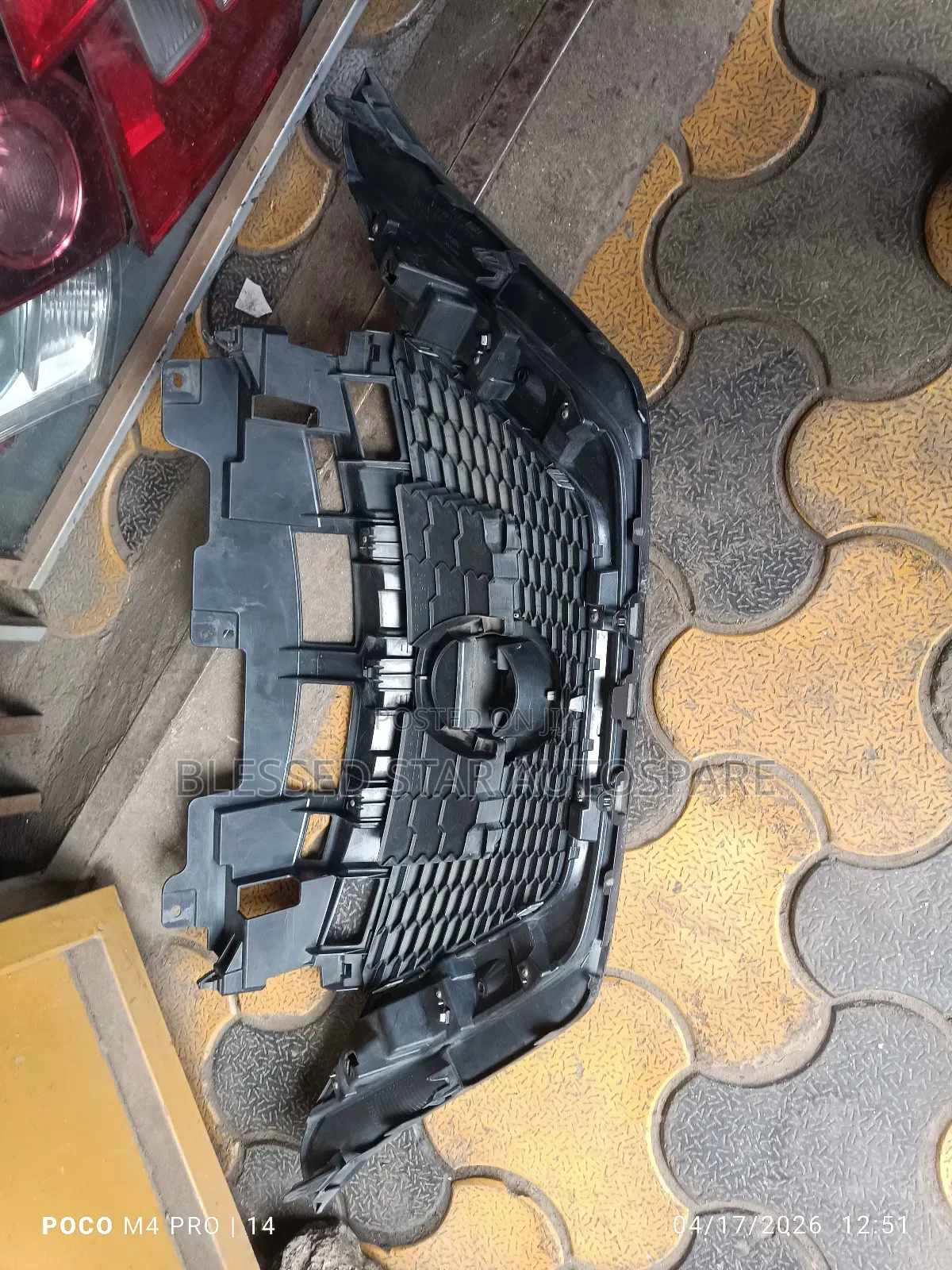 Nissan Note Grill