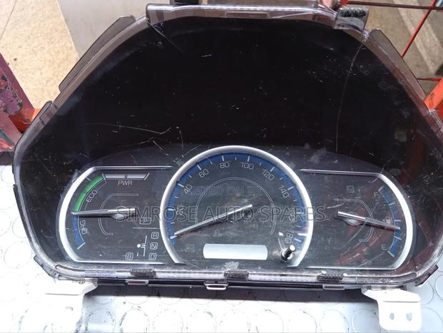 Speedmeter Clock Toyota Voxy Hybrid Model