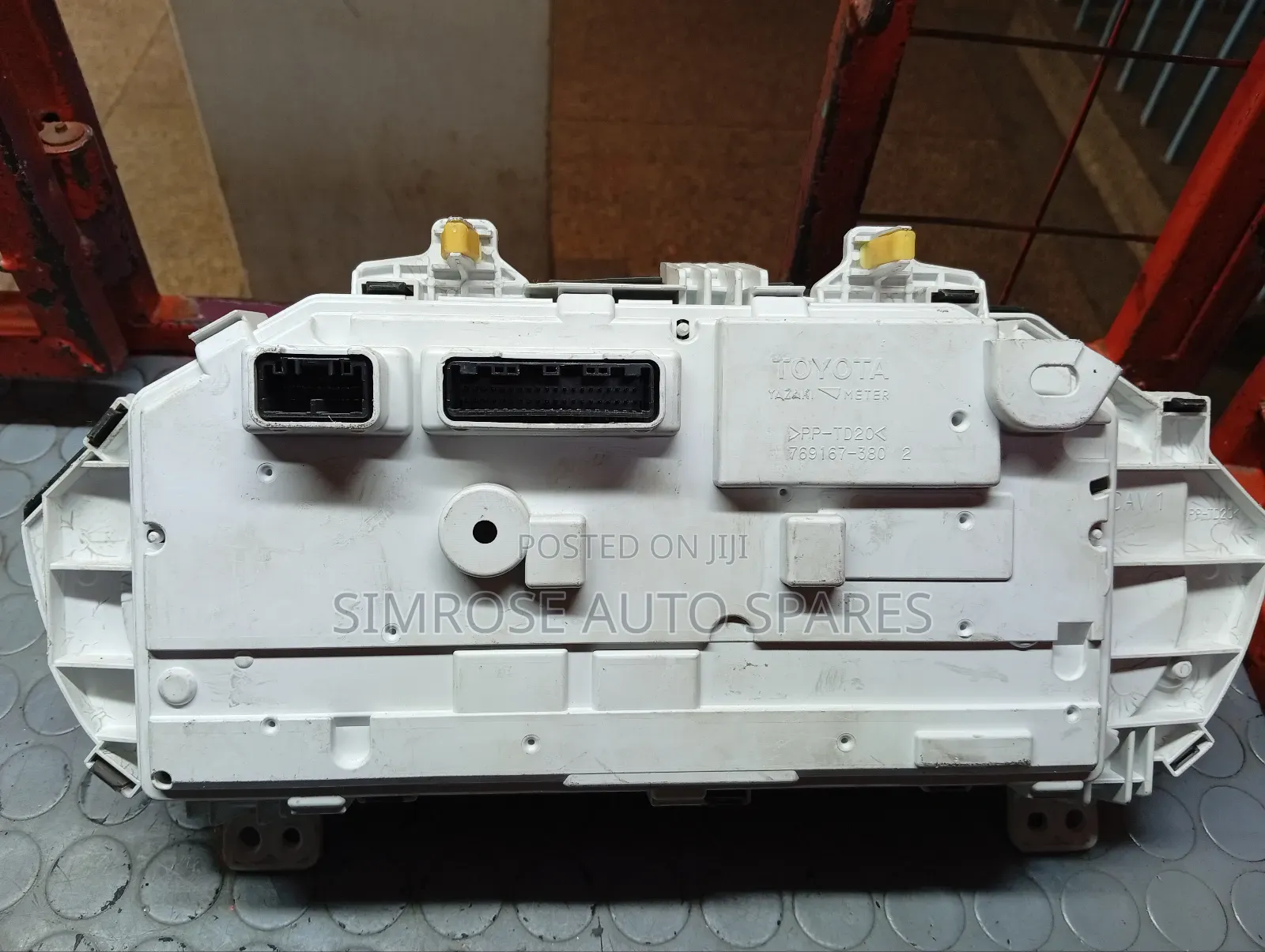 Speedmeter Clock Toyota Voxy Hybrid Model