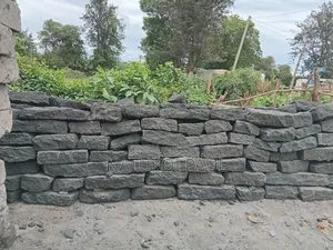 Bbushstone