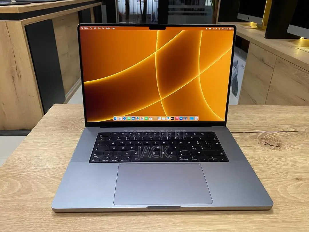 Laptop Apple MacBook Pro 2021 M1 64GB Apple M1 Max SSD 512GB