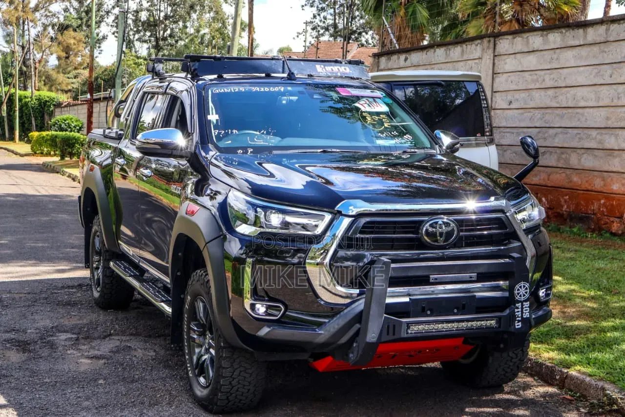 Toyota Hilux 2021 Black