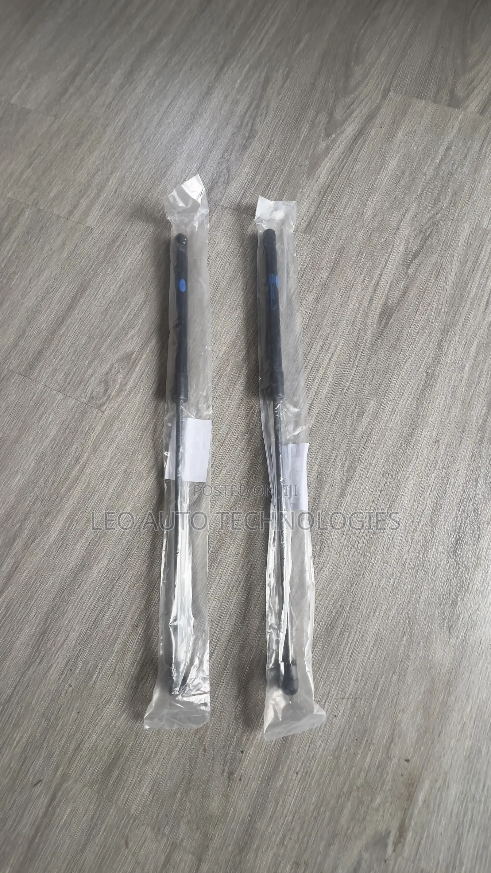 Upper Tailgate Strut for Range Rover Vogue L322
