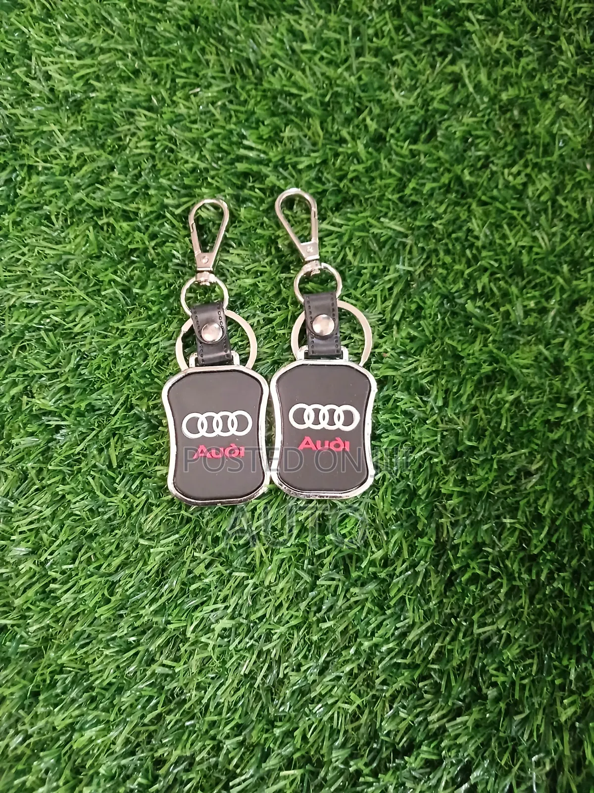 Audi Premium Key Holder Keychain – Durable Metal Car Keyrings