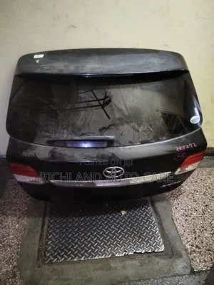 Rear Gate Toyota Avensis Zrt272