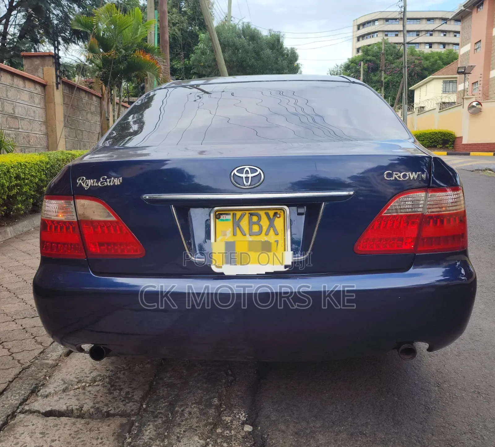 Toyota Crown 2006 Blue