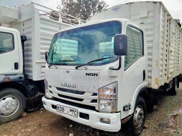 Isuzu NQR Truck - thumbnail 3