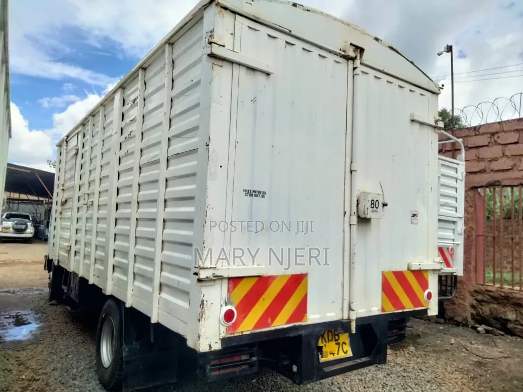 Isuzu NQR Truck