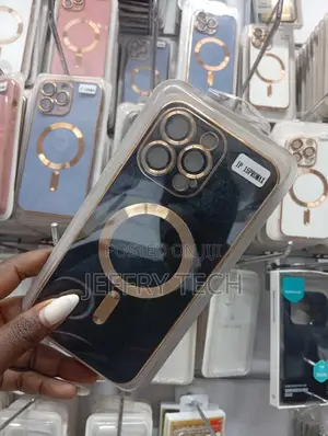 iPhone 15 Pro Max Black and Gold Electroplated Magnetic Case