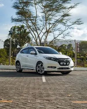 Honda Vezel 1.5 Hybrid 2WD 2017 White