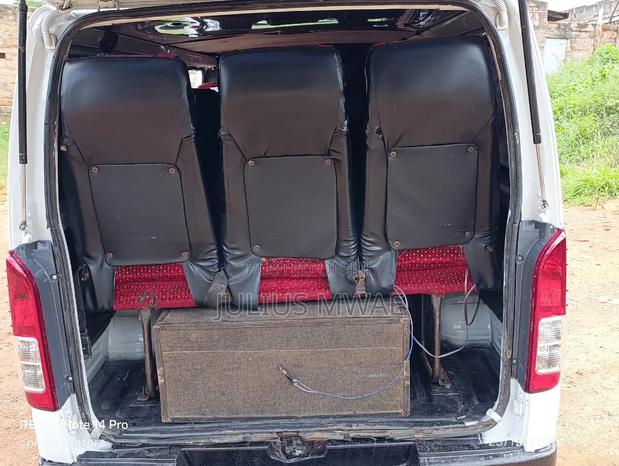 Toyota HiAce 2012 White - thumbnail 7