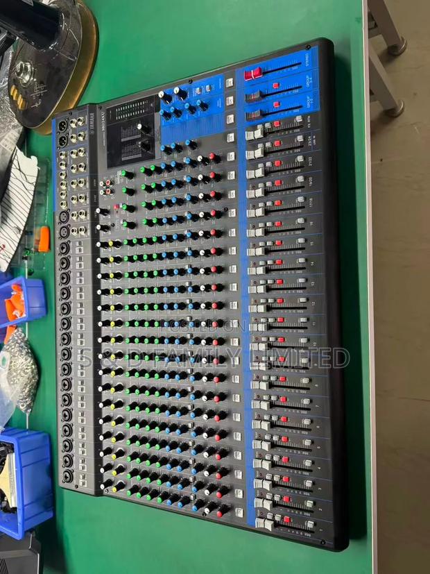 Yamaha Mg24xu Plain Mixer