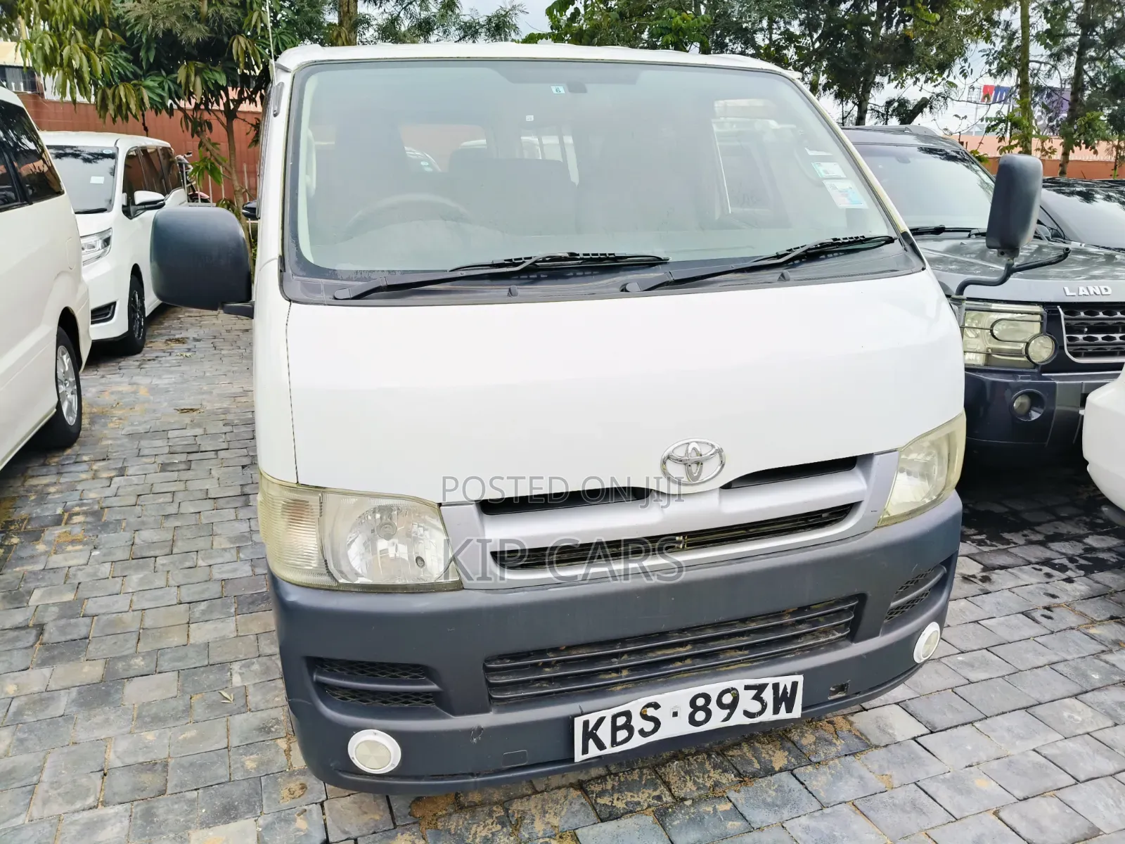 Toyota HiAce 2005 White