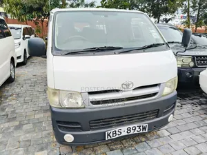 Toyota HiAce 2005 White
