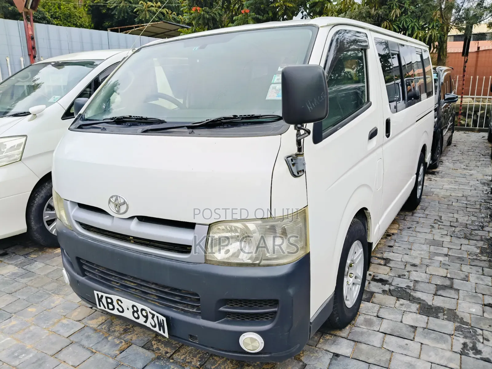 Toyota HiAce 2005 White