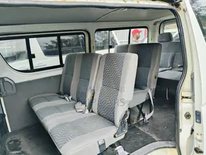 Toyota HiAce 2005 White