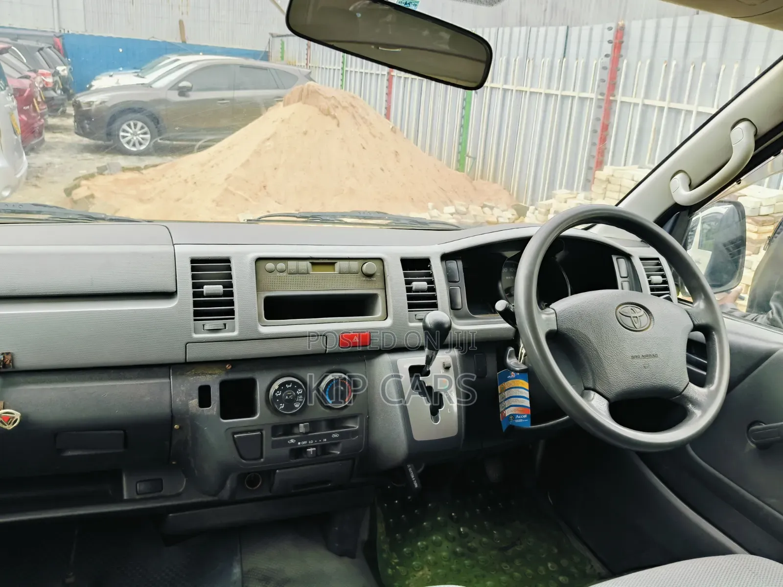 Toyota HiAce 2005 White