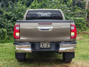 Toyota Hilux 2.8 Diesel 2020 Brown