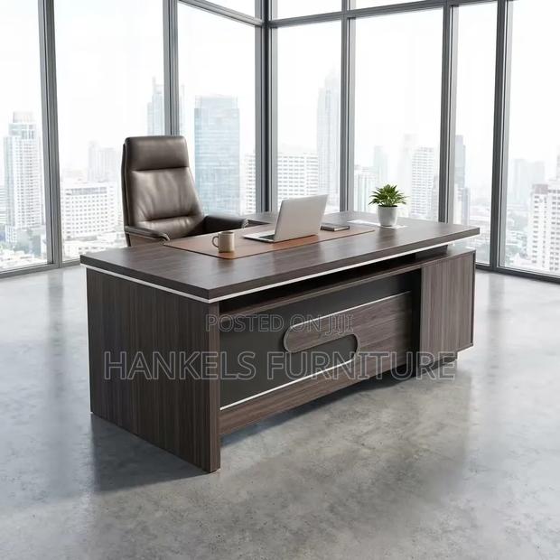 Executive Office Desk for Corporate Offices