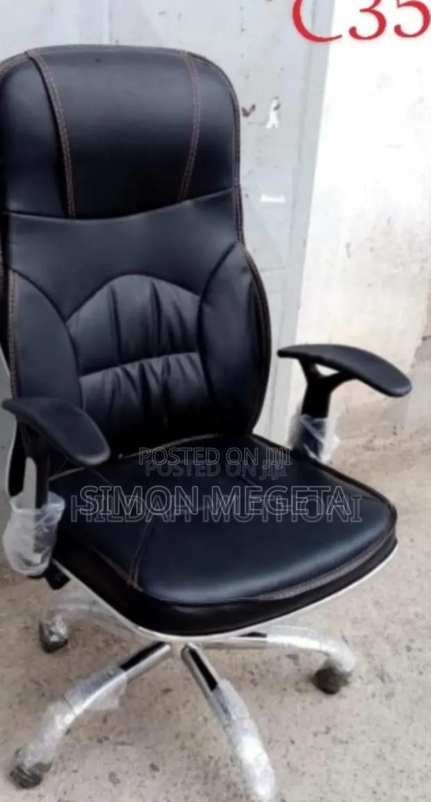 WTH Wheels. Portable Managerial Seats