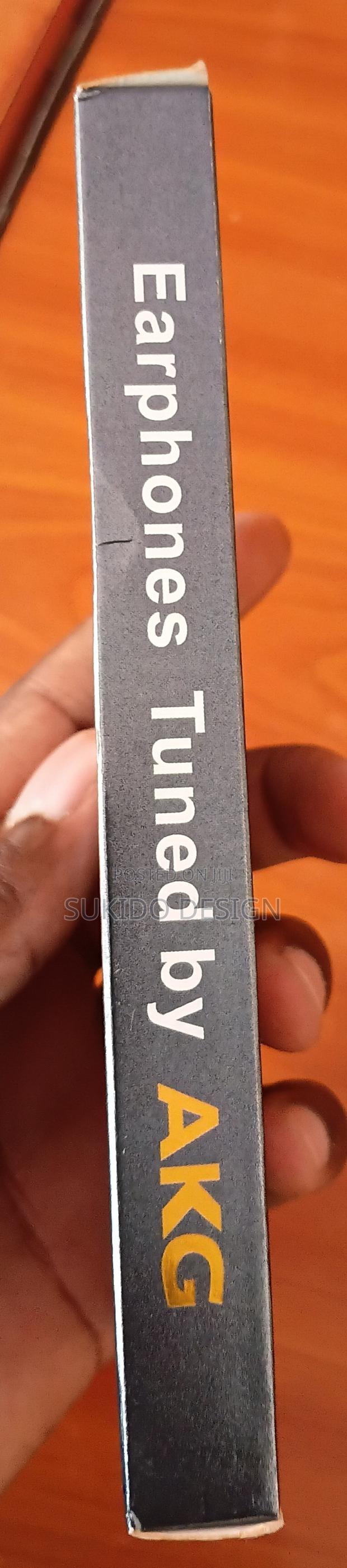 Samsung Earphones - thumbnail 2