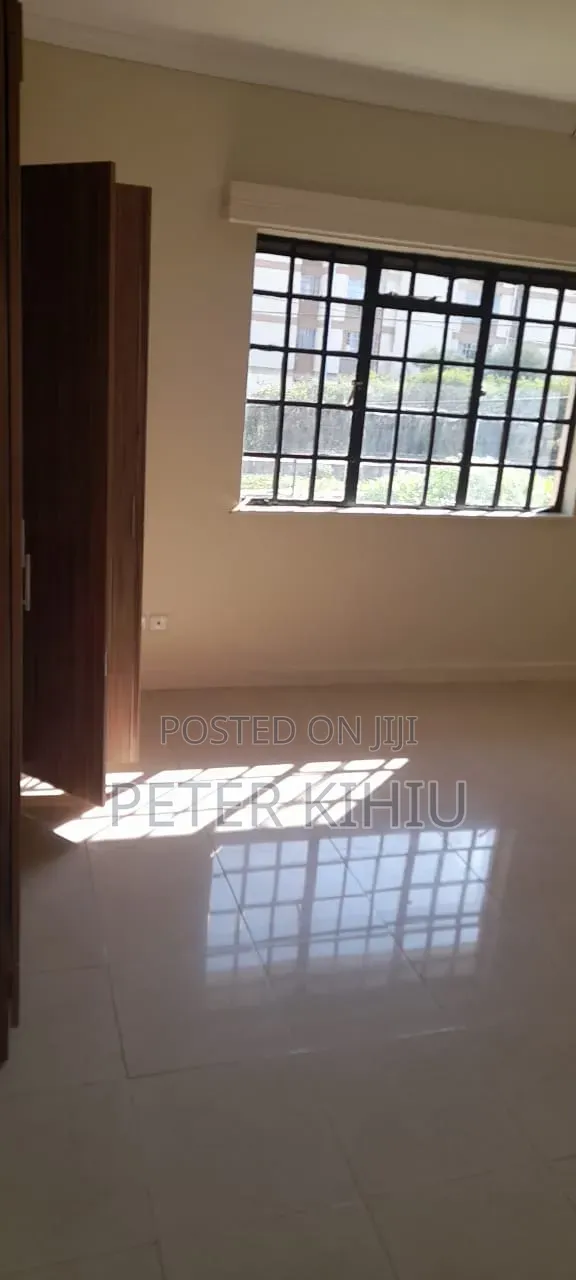 4bdrm Maisonette in Phenom Estate for sale