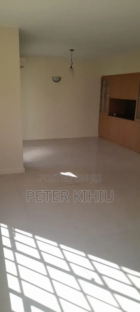 4bdrm Maisonette in Phenom Estate for sale