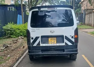Toyota HiAce 2014 White