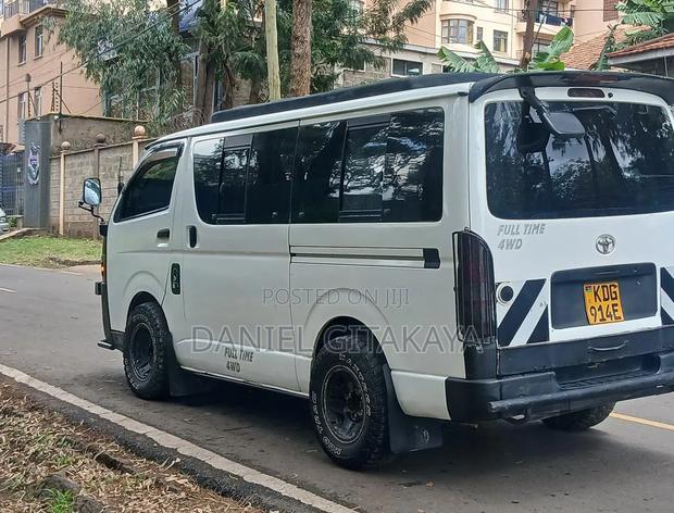 Toyota HiAce 2014 White - thumbnail 3