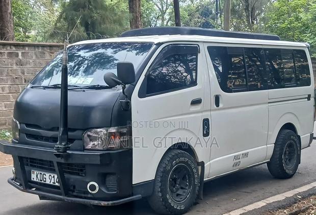 Toyota HiAce 2014 White - thumbnail 4