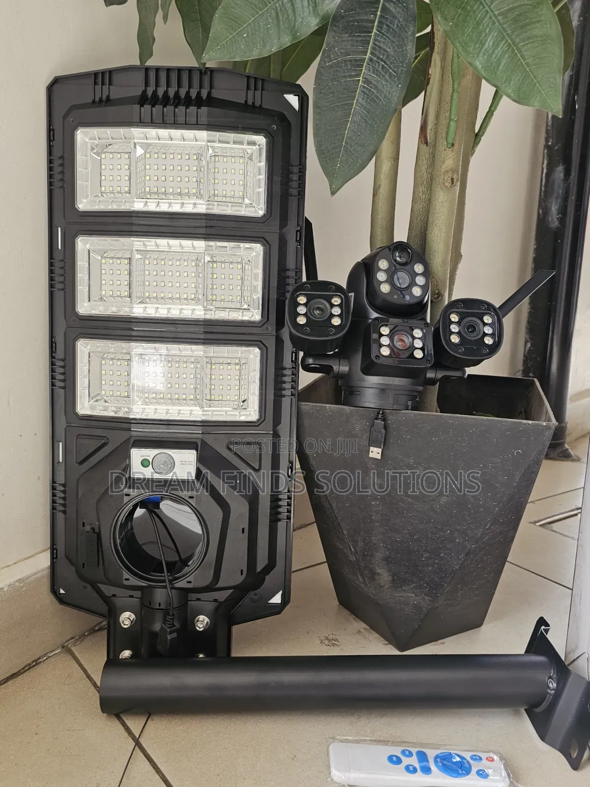 Ai Solar Powered Camera Plus Flood Light