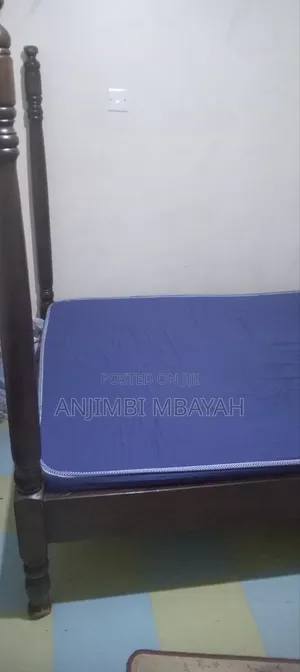 Iam Selling a Bed With Its Mattress