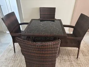 Elegant 4-Seater Outdoor/Indoor Dining Set – Excellent Condition