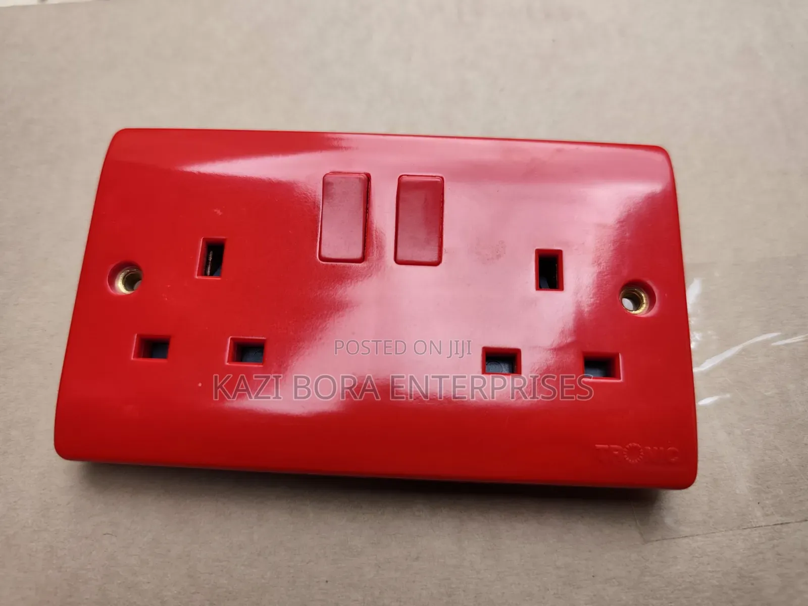 13 Twin Ups Red Sockets