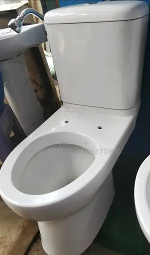 Unique Ceramic Close Coupled Toilet Seat