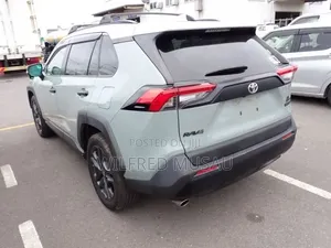 Toyota RAV4 Adventure AWD 2020 Green