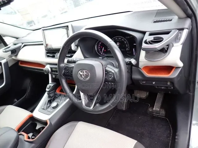 Toyota RAV4 Adventure AWD 2020 Green