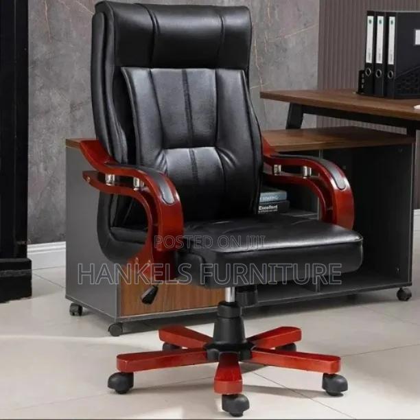 Office Executive Leather Chair With Durable Leather Finish