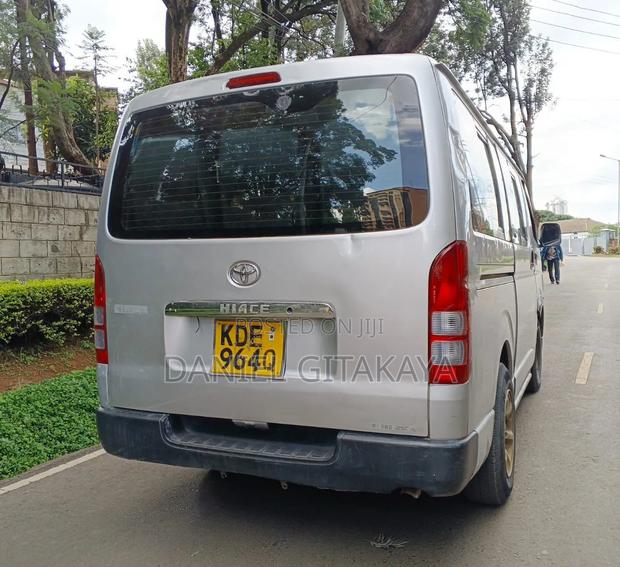 Toyota HiAce 2013 Grey - thumbnail 3