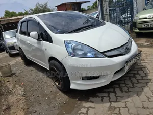 Honda Fit Shuttle 1.5 2WD 2012 White