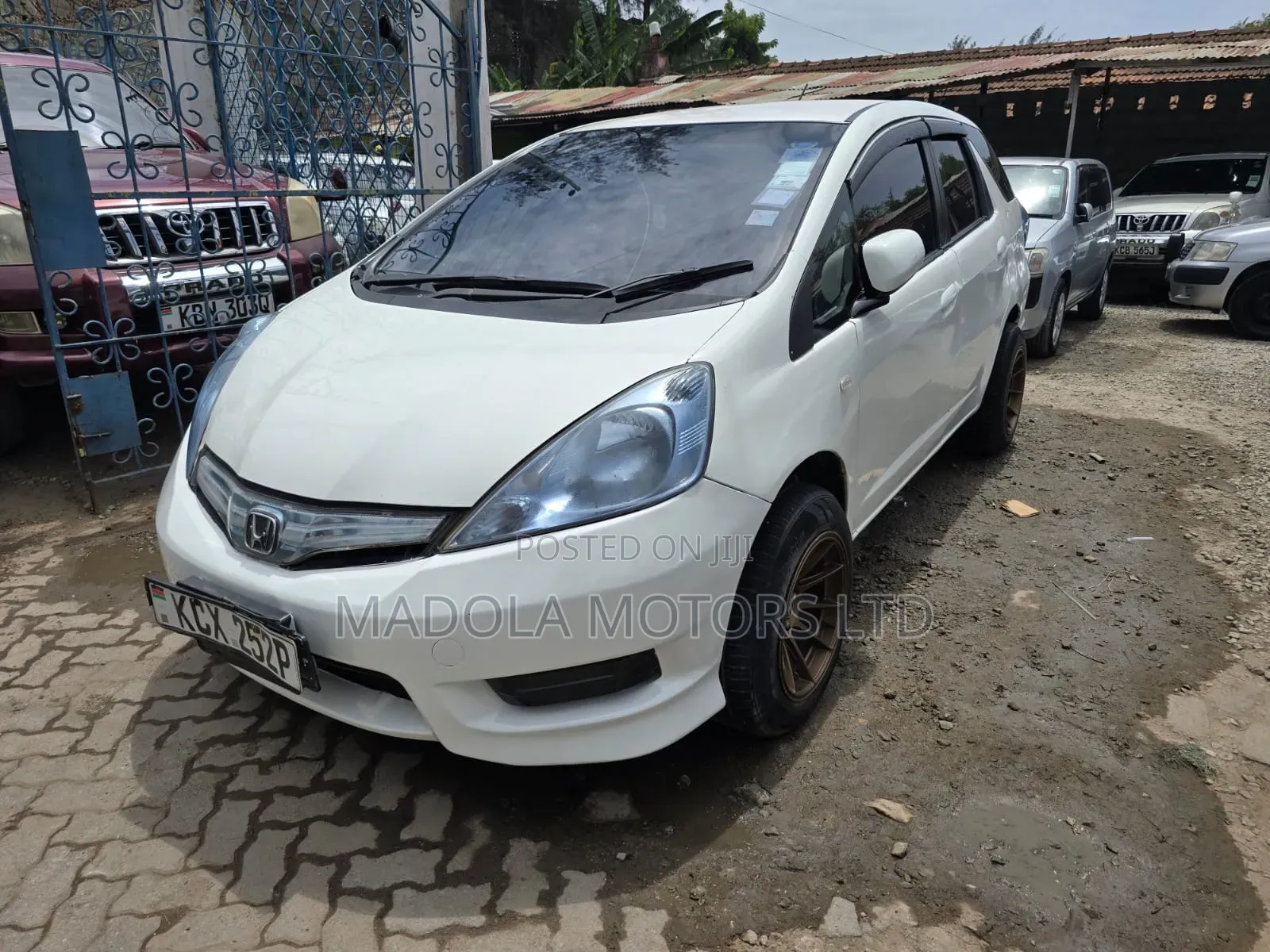 Honda Fit Shuttle 1.5 2WD 2012 White